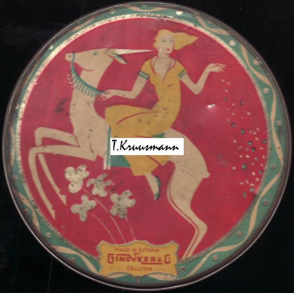 GinovkerCo_Tallinn_plekkkarp_naine_hobuse_seljas_tulemus