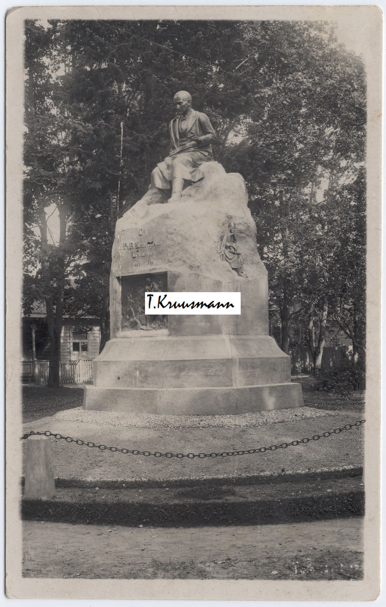 Kreutzwaldi_mälestussammas_2