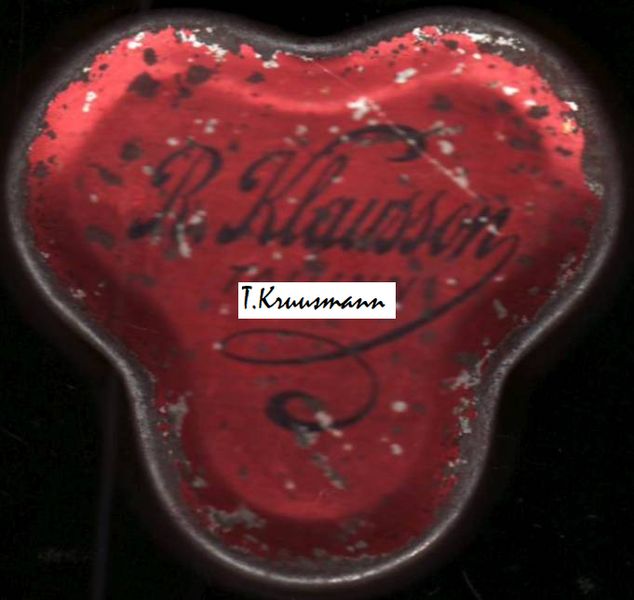 R_Klausson_Tallinn_võõrasemadega_plekkkarp_põhi_tulemus