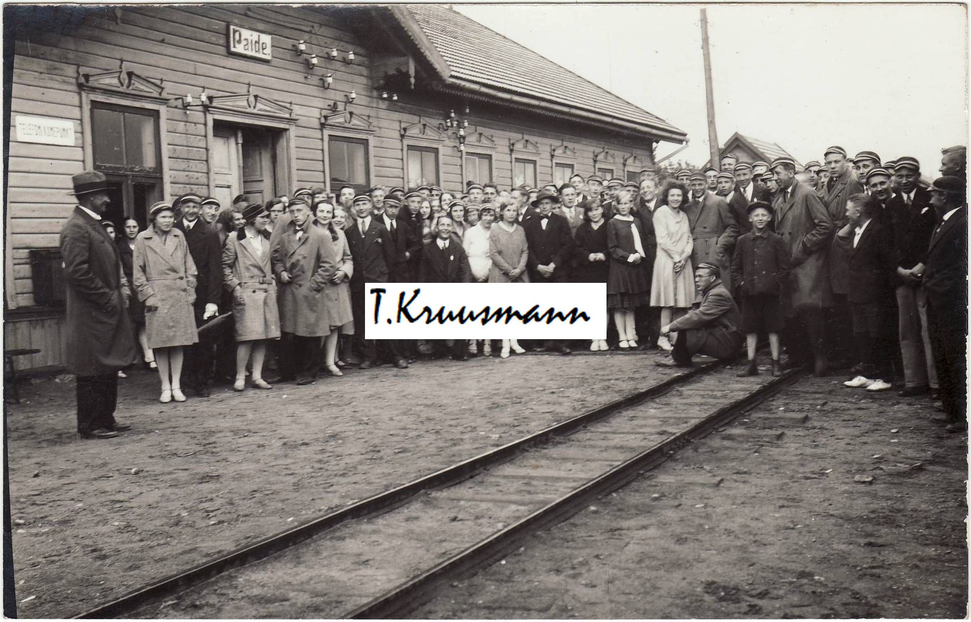 Raudtee_jaama_ees_25V1930