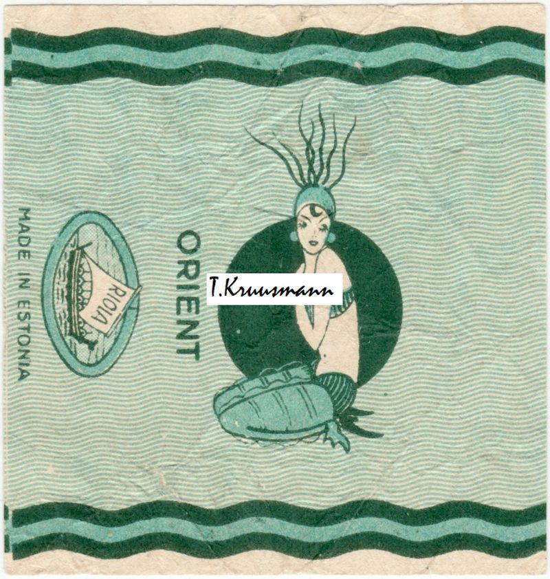 Riola_Orient_põlvili_sabad_püsti