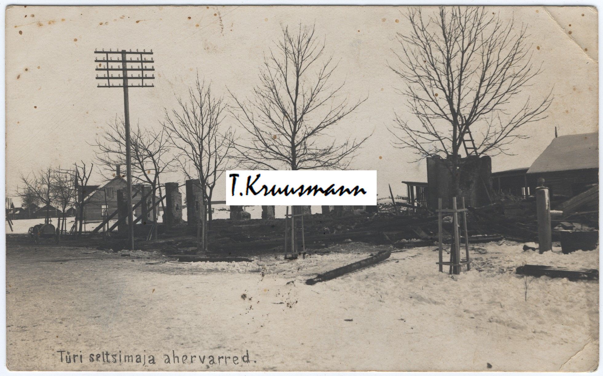 Seltsimaja_ahervarred