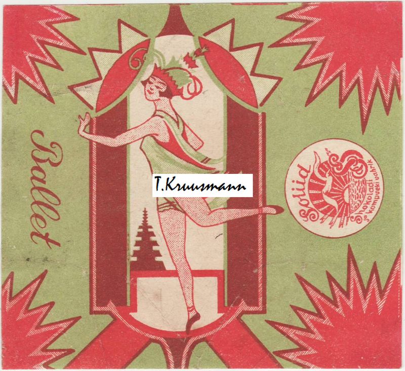 Soliid_Ballet_vaatab_vasakule