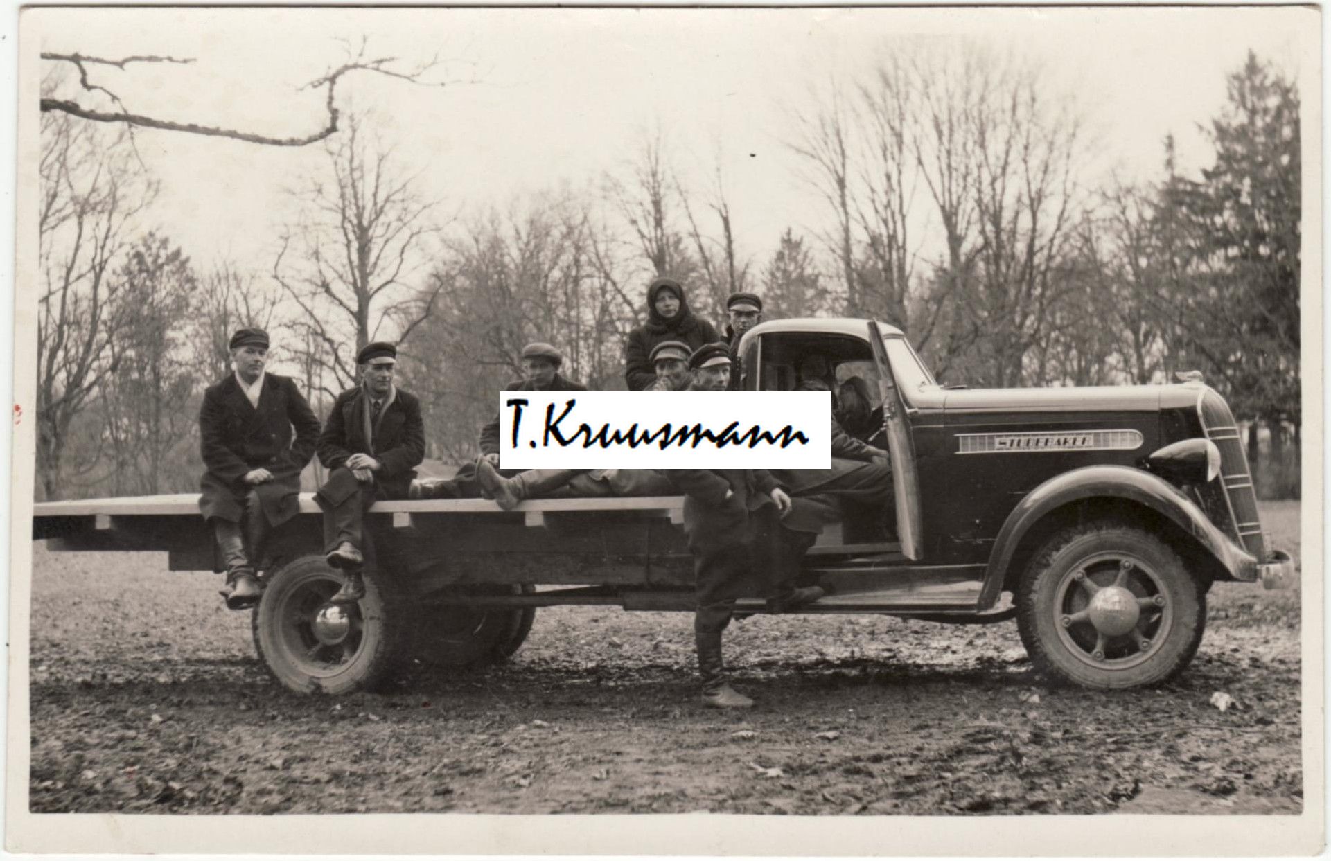 YYY_Kareda_mehed_Studebakeriga