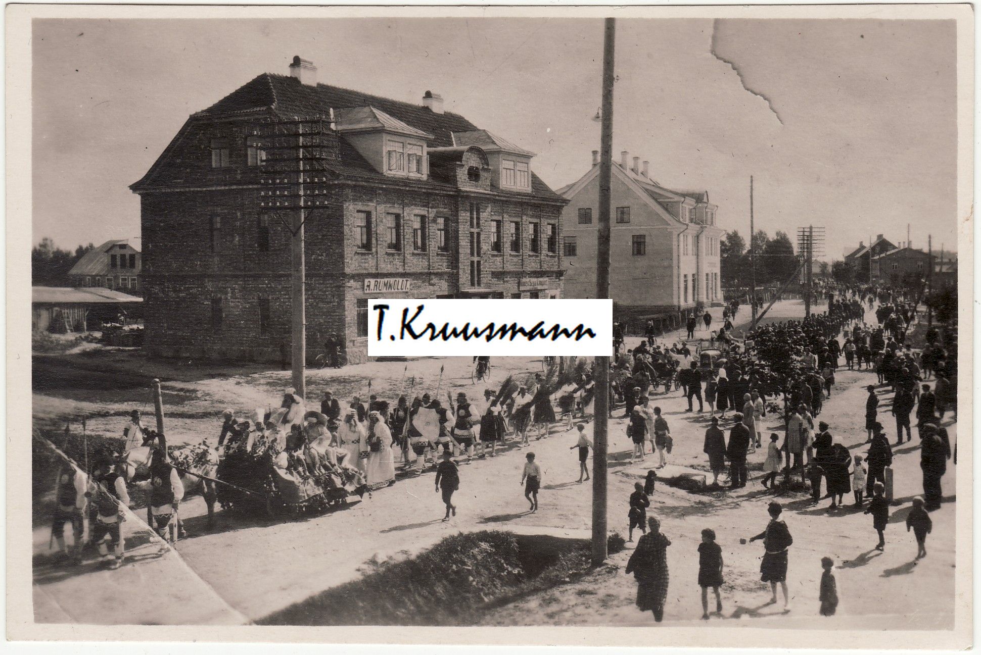 rongkäik_Viljandi_tänaval