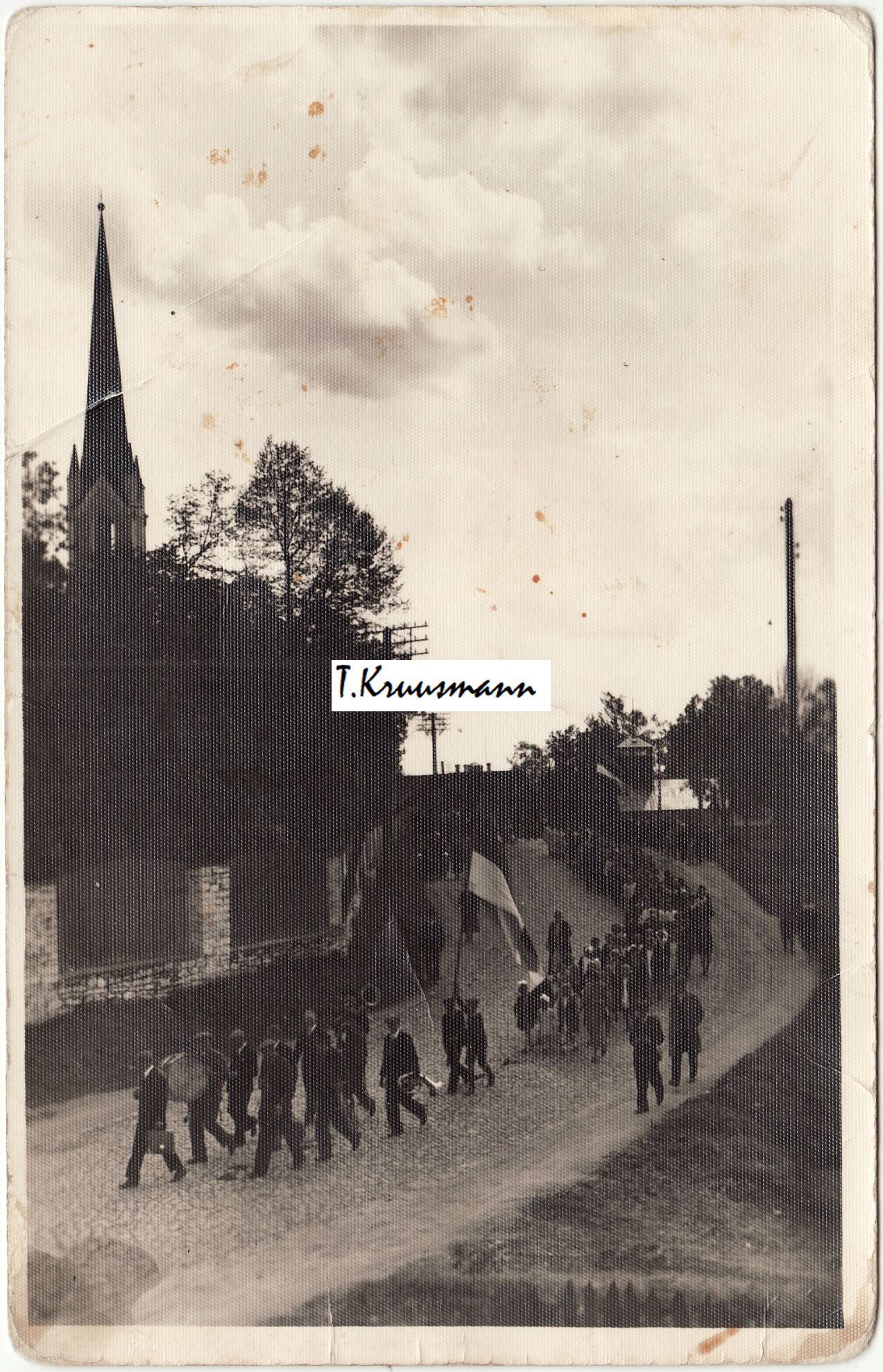 rongkäik_kiriku_juures