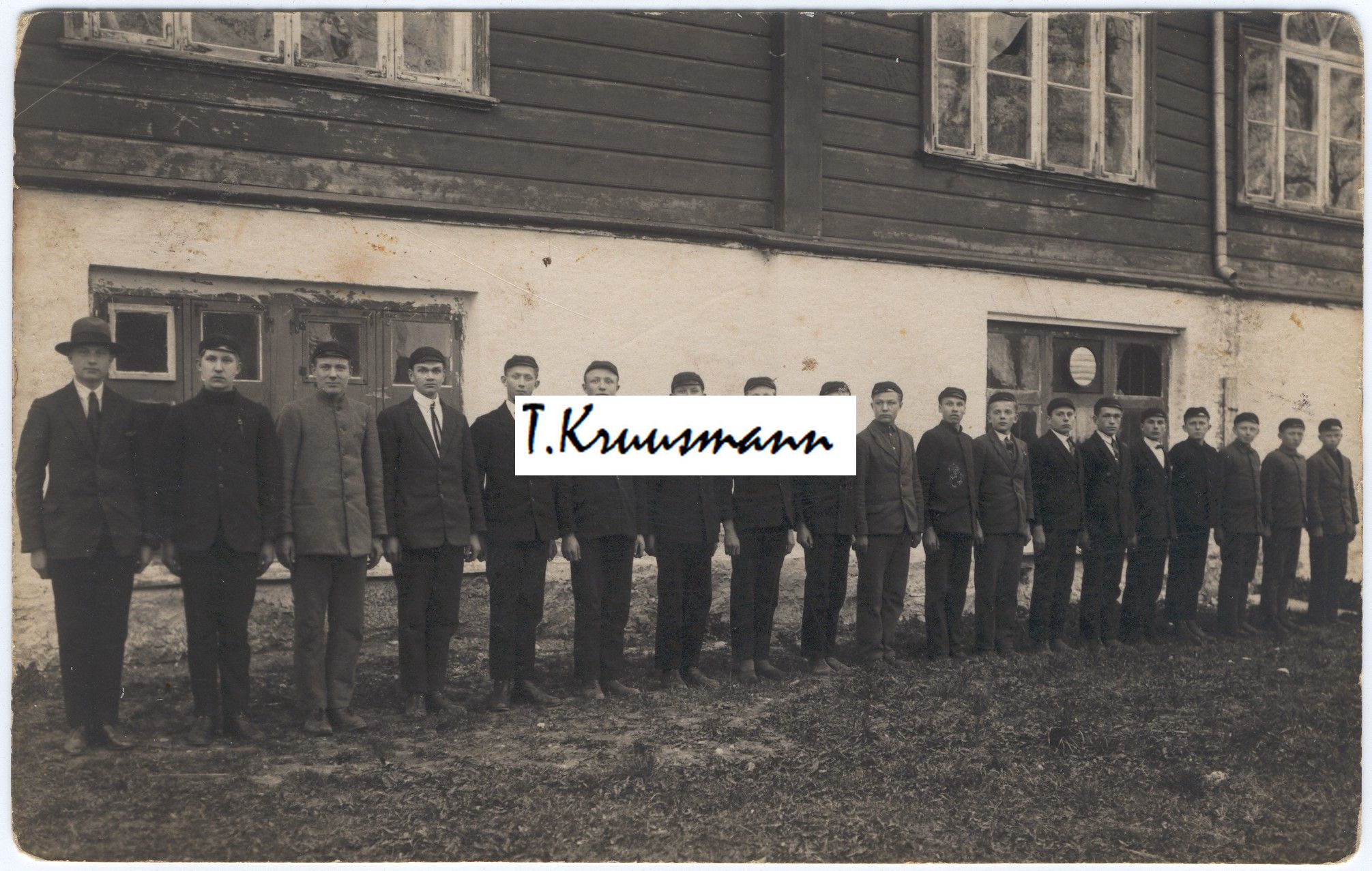 tööstuskool_sõjalise_tunnis_14.05.1928